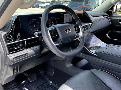 Certified 2025 INFINITI QX80 Luxe AWD/4WD image 16
