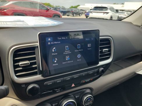 Certified 2025 Hyundai Venue SEL image 22