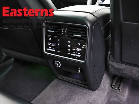 Used 2023 Porsche Cayenne Platinum Edition AWD/4WD image 29