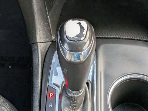 Used 2019 Chevrolet Equinox LT w/ Driver Convenience Package image 24