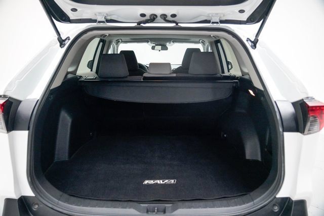 Used 2019 Toyota RAV4 XLE w/ Carpet Mat Package AWD/4WD image 13