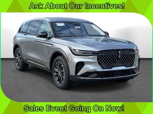 New 2026 Lincoln Nautilus Premier AWD/4WD image 2