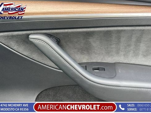 Used 2025 Tesla Model Y Long Range RWD image 23