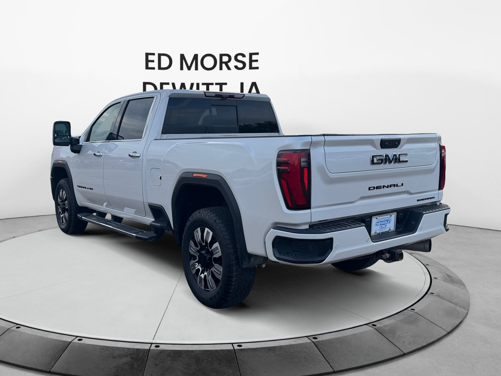 Used 2024 GMC Sierra 2500 Denali w/ Denali Reserve Package AWD/4WD image 3