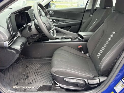Used 2022 Hyundai Elantra SEL FWD image 29