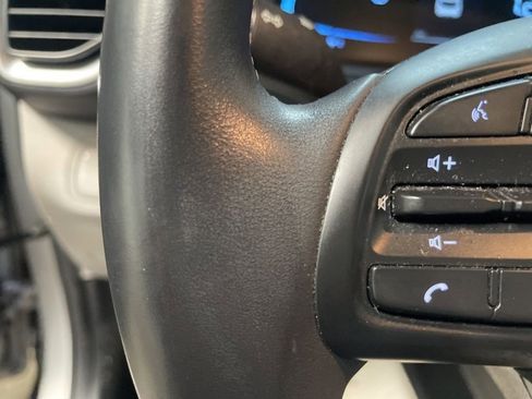 Certified 2023 Hyundai Venue SEL image 24