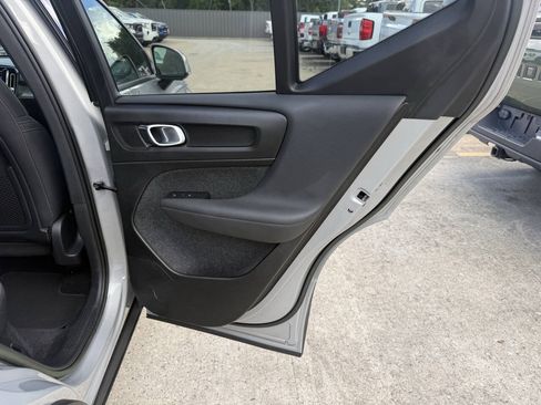 Used 2023 Volvo XC40 B5 Core AWD/4WD image 16