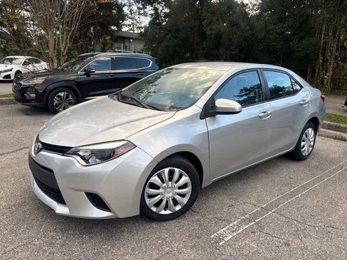 Used 2014 Toyota Corolla LE image 2