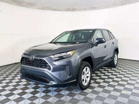Used 2023 Toyota RAV4 LE FWD image 7