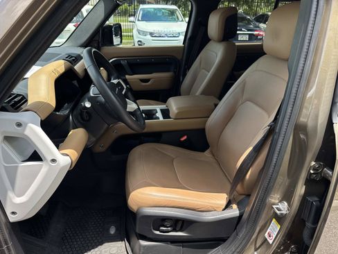 Certified 2025 Land Rover Defender 110 S AWD/4WD image 21