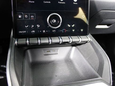 Used 2025 GMC Terrain Elevation image 23