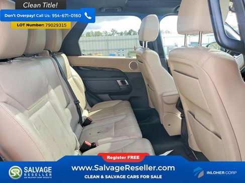 Used 2017 Land Rover Discovery SE AWD/4WD image 15