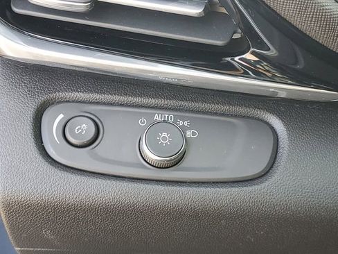 Certified 2024 Buick Envista Sport Touring w/ Convenience I Package FWD image 19