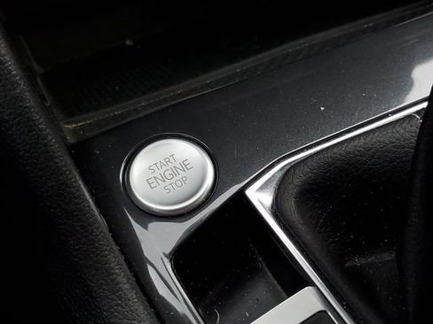 Used 2024 Volkswagen Tiguan SE AWD/4WD image 19
