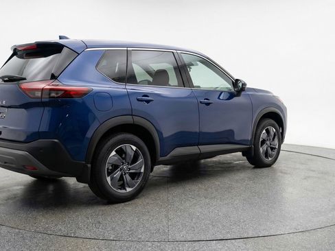 Used 2025 Nissan Rogue SV FWD image 9