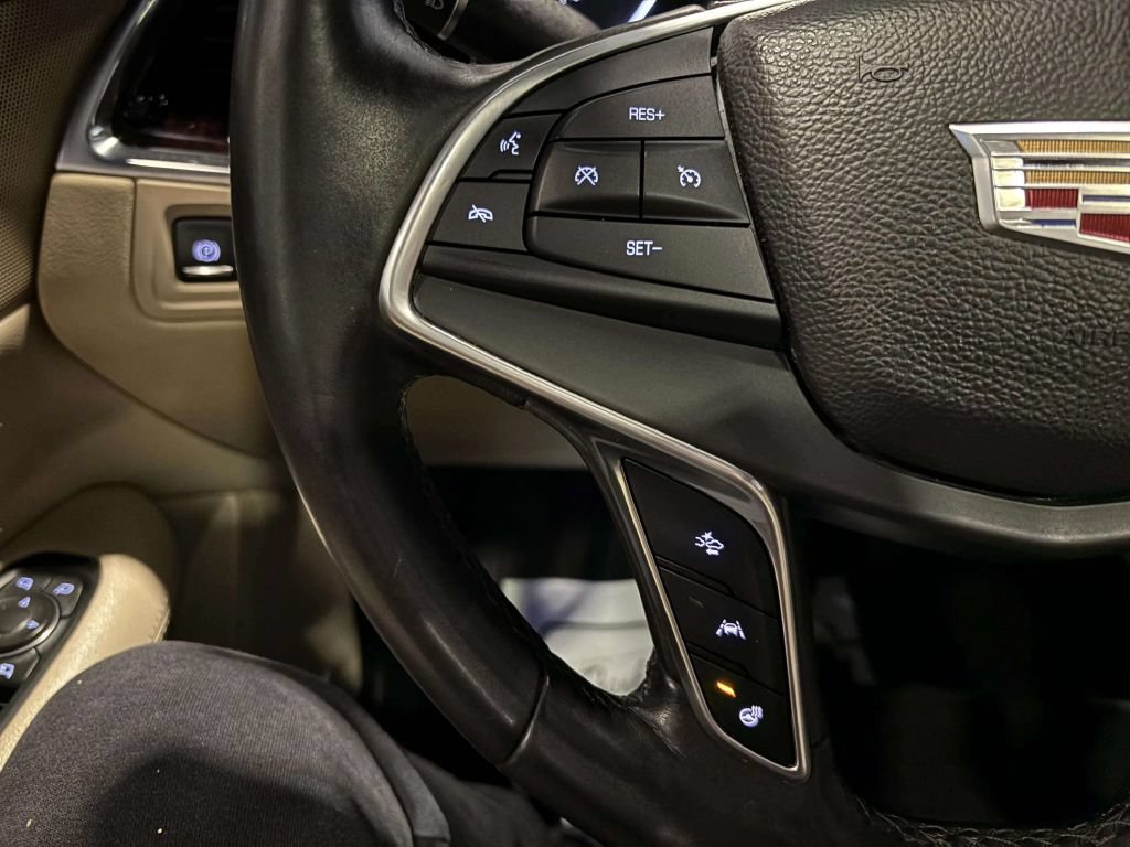 Used 2017 Cadillac XT5 Premium Luxury w/ LPO, Wheel Lock Package AWD/4WD image 39