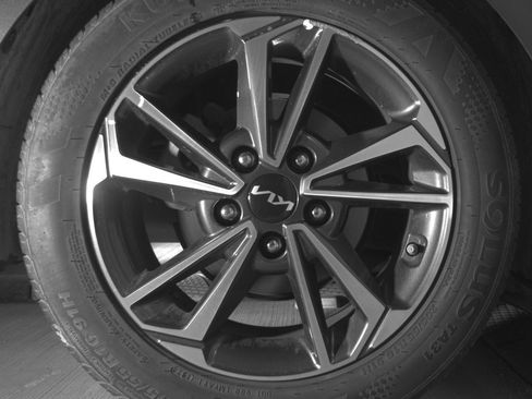 Used 2024 Kia Forte LXS image 20