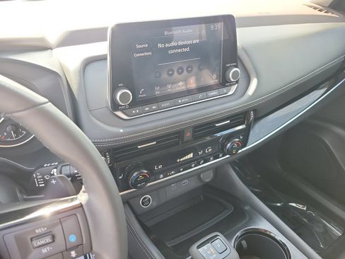 Certified 2023 Nissan Rogue SL FWD image 23