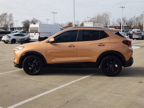 Used 2024 Buick Encore GX Sport Touring image 4