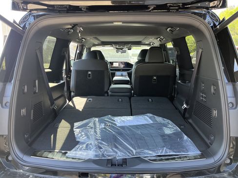 New 2025 INFINITI QX80 Autograph image 7