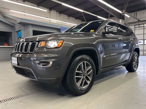 Used 2021 Jeep Grand Cherokee Limited image 3