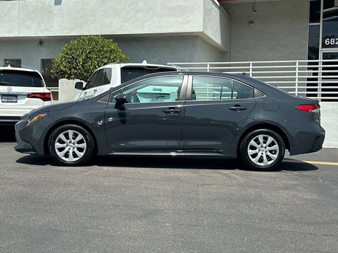 Used 2024 Toyota Corolla LE FWD image 2