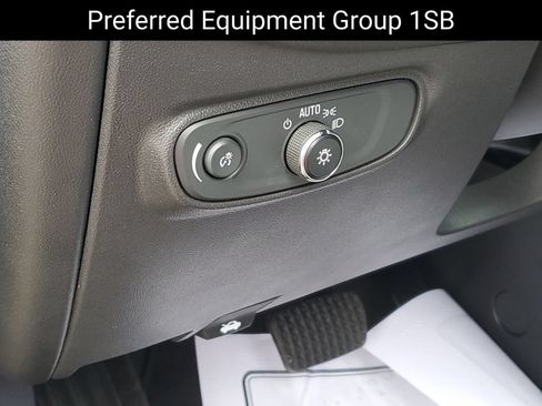 Certified 2024 Chevrolet Equinox LS w/ LS Convenience Package AWD/4WD image 9