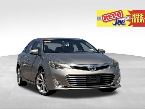 Used 2013 Toyota Avalon Limited FWD image 1
