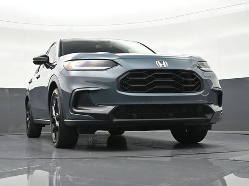 Used 2025 Honda HR-V Sport image 29