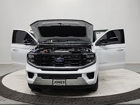 Used 2025 Ford Expedition Max Platinum image 10