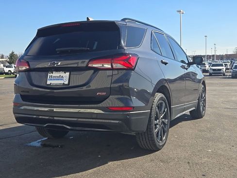 Used 2022 Chevrolet Equinox RS w/ Infotainment Package image 9