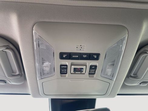Used 2021 Toyota RAV4 XLE w/ Convenience Package AWD/4WD image 10