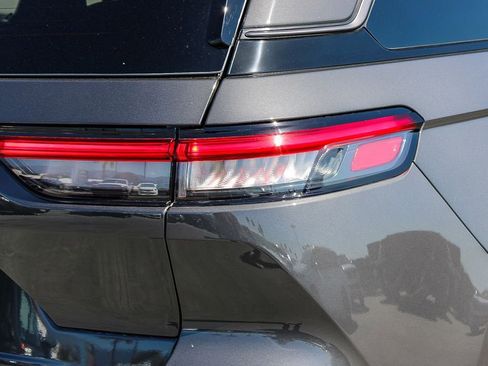 New 2026 Jeep Grand Cherokee Altitude RWD image 10