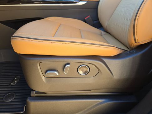 New 2026 Cadillac Escalade Luxury w/ Touring Package image 17