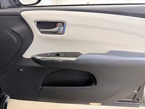 Used 2015 Toyota Avalon Limited FWD image 35