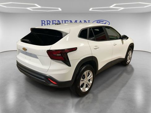 Used 2025 Chevrolet Trax LS image 5