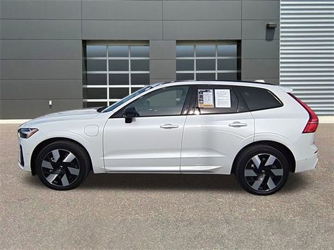 Used 2025 Volvo XC60 T8 Ultra w/ Protection Package Premier image 4