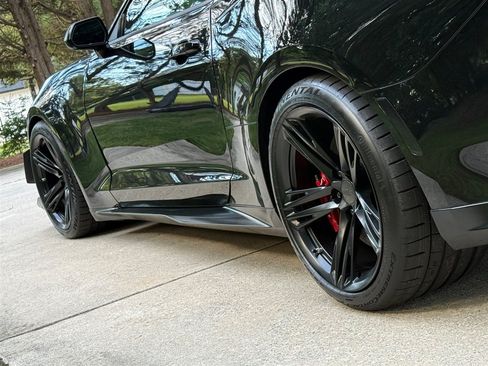 Used 2018 Chevrolet Camaro ZL1 RWD image 21