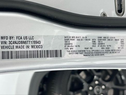 New 2026 Jeep Compass Latitude image 22