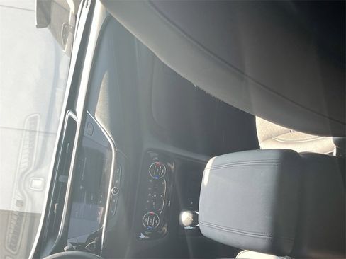 Used 2023 Buick Encore GX Select w/ Safety Package II image 22