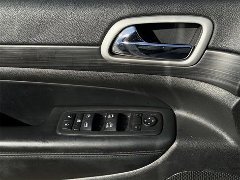 Used 2021 Jeep Grand Cherokee Laredo X image 23