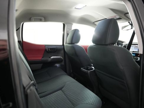 Used 2022 Toyota Tacoma SR5 w/ Technology Package RWD image 34