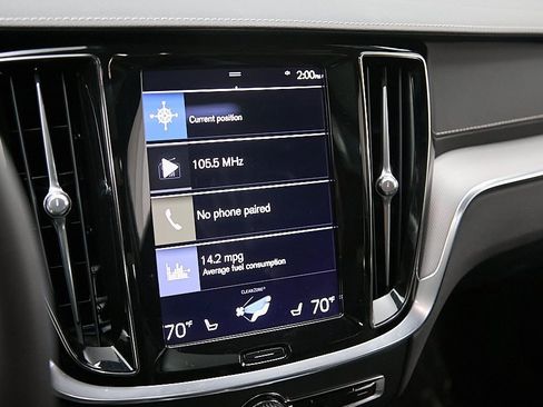 Certified 2022 Volvo S60 T8 R-Design image 16