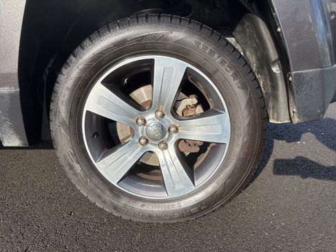 Used 2016 Jeep Patriot High Altitude image 9