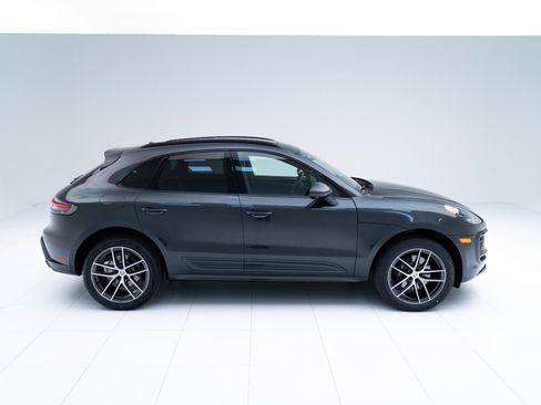 Used 2026 Porsche Macan AWD/4WD image 8