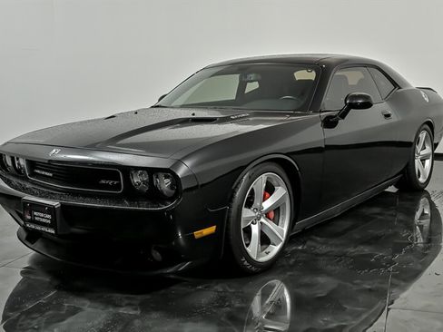 Used 2010 Dodge Challenger SRT8 w/ SRT Option Group II RWD image 5