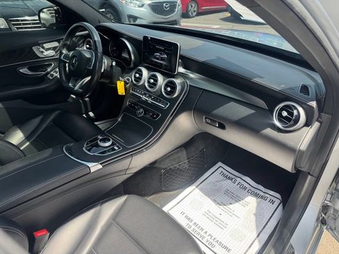 Used 2017 Mercedes-Benz C 300 4MATIC Sedan image 21