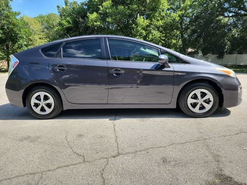 Used 2013 Toyota Prius Two FWD image 12