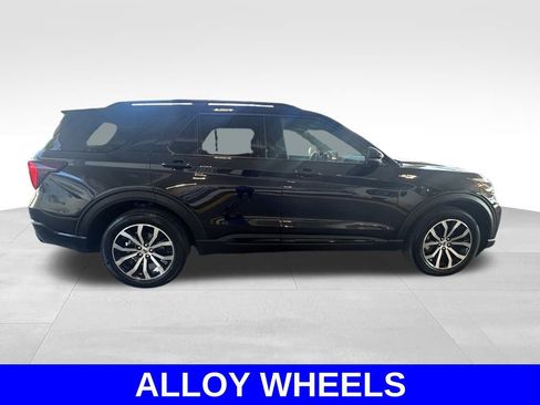 Certified 2025 Ford Explorer ST-Line image 3