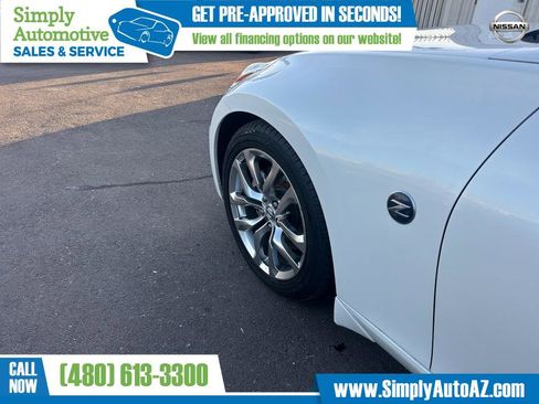 Used 2014 Nissan 370Z Roadster image 18